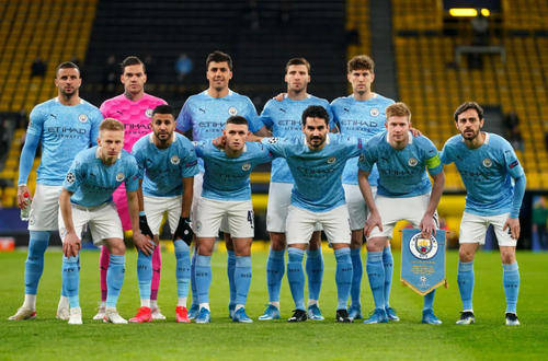 湖人vs太阳首发：斯玛特顶替里夫斯进入首发，布克迎来复出（湖人战太阳首发：斯玛特取代里夫斯先发，布克伤愈回归）