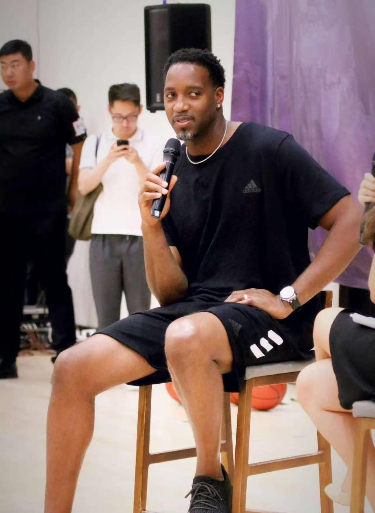 吉格斯：巴萨在2000年曾试图签下我，弗格森爵士让他们滚蛋（吉格斯：2000年巴萨曾求购我，弗格森当场回绝）