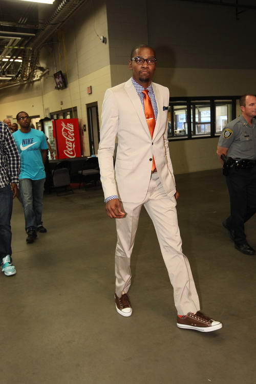 贝纳蒂亚：我和德布劳内谈过，但当时他已接近签约那不勒斯了（贝纳蒂亚称曾与德布劳内沟通，但当时他已基本确定加盟那不勒斯）