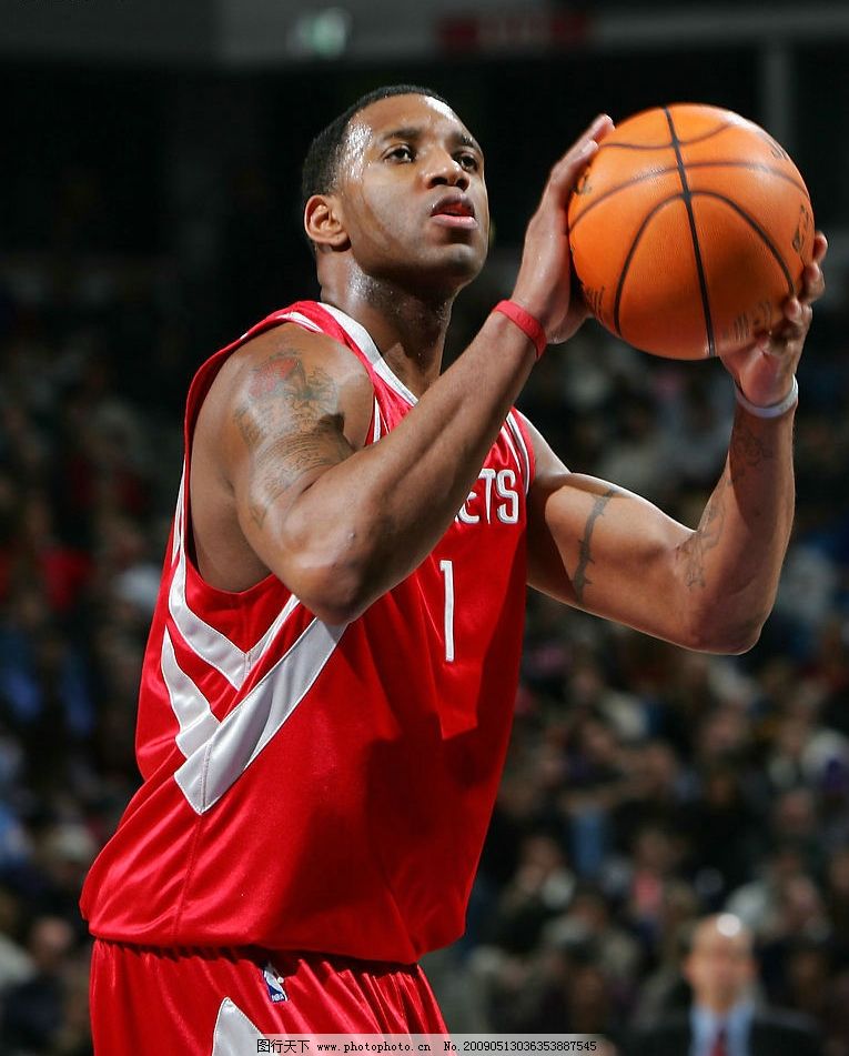 周定洋坐镇，亚冠成都蓉城VS神户胜利船，韦世豪+德尔加多领衔进攻（亚冠焦点战：周定洋压阵，成都蓉城对垒神户胜利船，韦世豪与德尔加多领衔锋线）