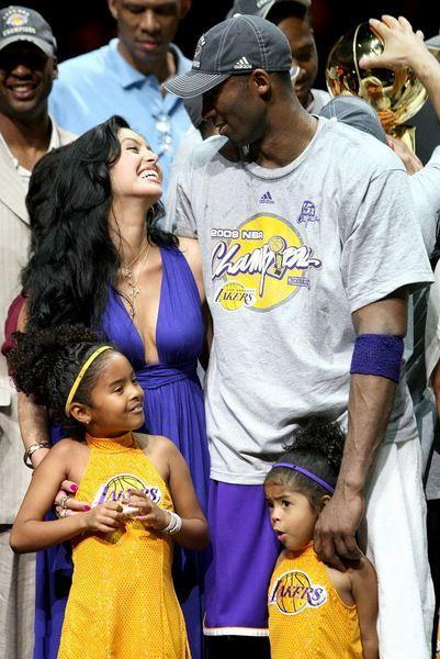 意甲媒体热议：希门尼斯经纪人表示希门尼斯从未想过离开米兰，他会留在球队（意媒关注：希门尼斯经纪人称其从未考虑离开米兰，将继续留队）