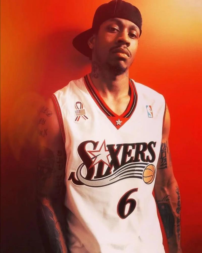 浓眉成为东契奇后首位至少获得35分15篮板的独行侠球员（浓眉继东契奇之后，成为首位至少砍下35分15篮板的独行侠球员）