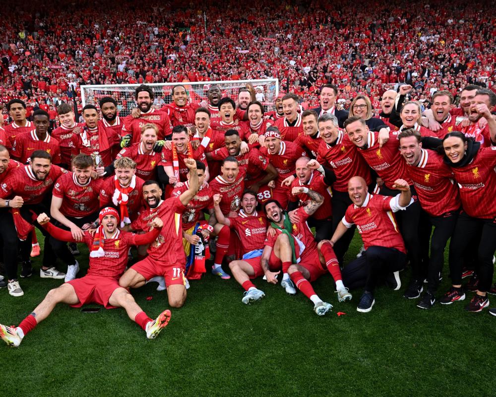 谢文能：感谢一年来支持球队的所有人，谢谢你们的支持和陪伴（谢文能：向所有支持球队的人致谢，感激这一年的陪伴与支持）