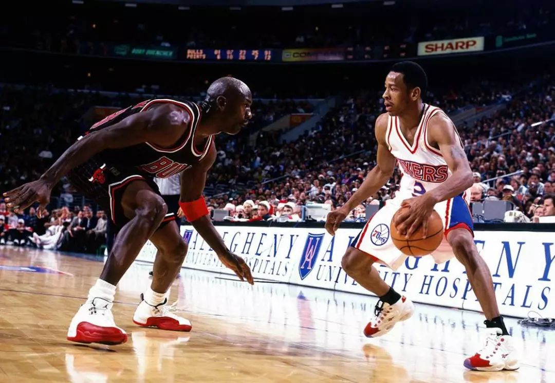 拜仁vs阿森纳 最强矛盾（拜仁对阵阿森纳：矛与盾的巅峰对决）