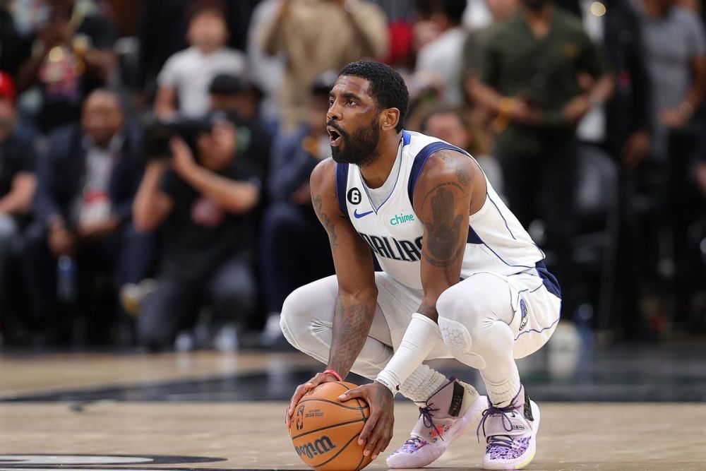 成都蓉城在中超和足协杯表现不佳，古尔芬克尔可能离队，周定洋面临续约问题，俱乐部需补强阵容。（中超足协杯双线低迷，成都蓉城或失古尔芬克尔、周定洋续约成疑，亟待补强阵容）